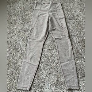 LIKE NEW ATHLETA Salutation Stash Pocket 7/8 Tight Size XS in tan